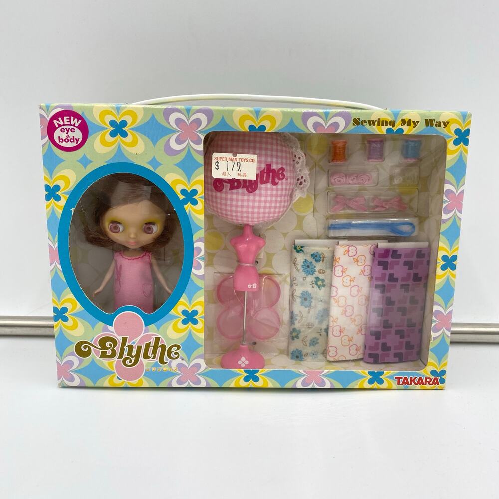 Vintage 2003 Takara Tomy Japan Petite Blythe Doll Sewing My Way Pink Version